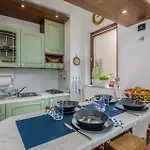Stunning In Krk With Wifi 아파트