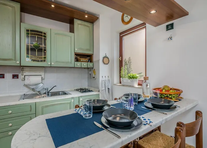 Amazing In Krk With Kitchen Lägenhet